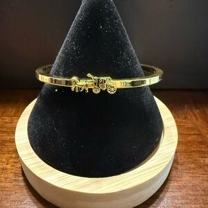 NEW COACH Carriage Classic Signature motif gold color bracelet/bangle Hinge